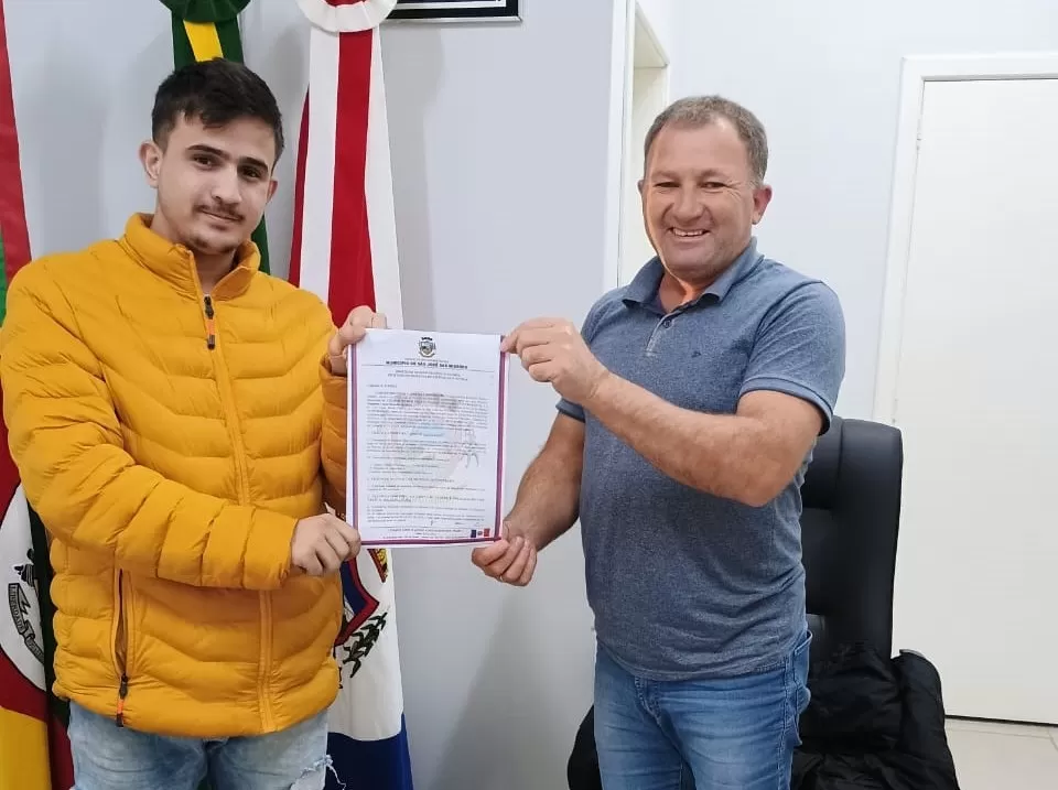 Contrato foi assinado pelo prefeito Gilmar Tolfo em seu gabinete.