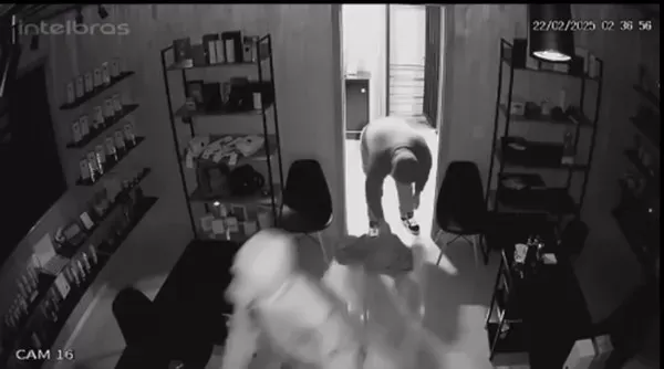 Reprodução Câmeras de Segurança