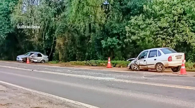 Colisão entre dois veículos deixa feridos na BR-158 em Panambi