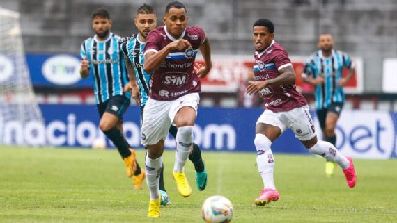 Lance de jogo entre Grêmio e Caxias pelo Campeonato Gaúcho Luiz Erbes/S.E.R. Caxias